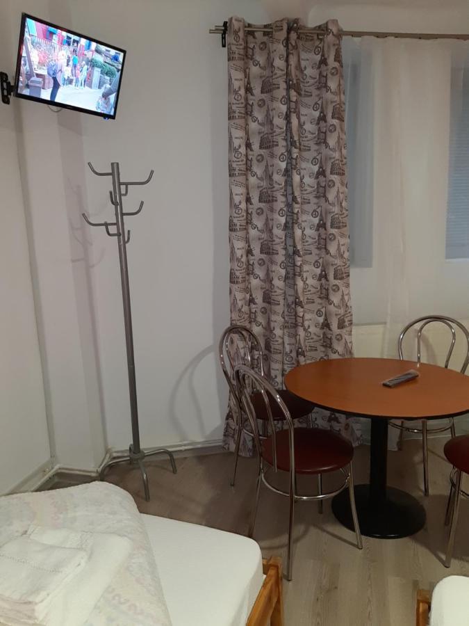 Carol 51 Hostel Βουκουρέστι Εξωτερικό φωτογραφία