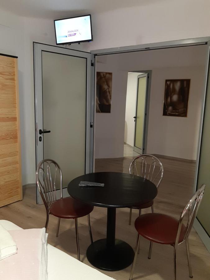 Carol 51 Hostel Βουκουρέστι Εξωτερικό φωτογραφία