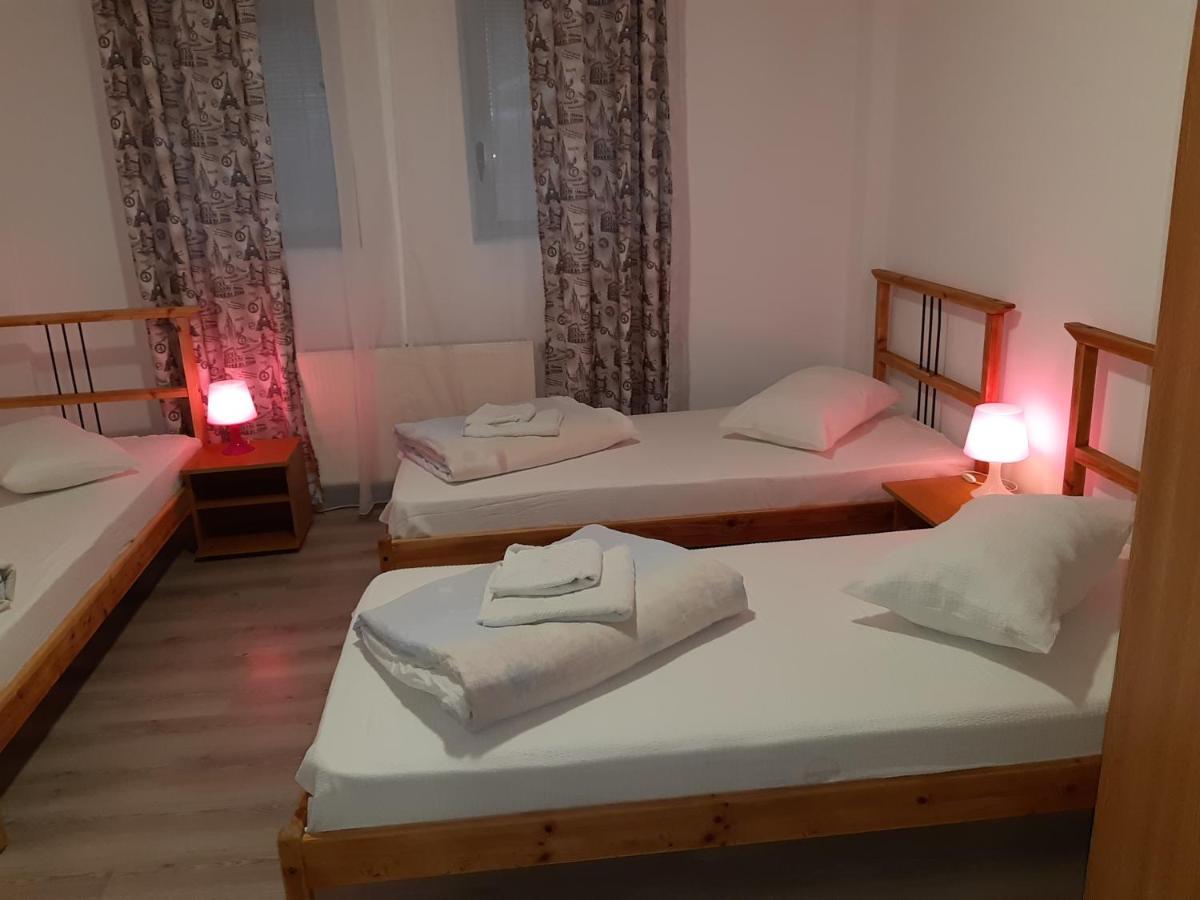 Carol 51 Hostel Βουκουρέστι Εξωτερικό φωτογραφία