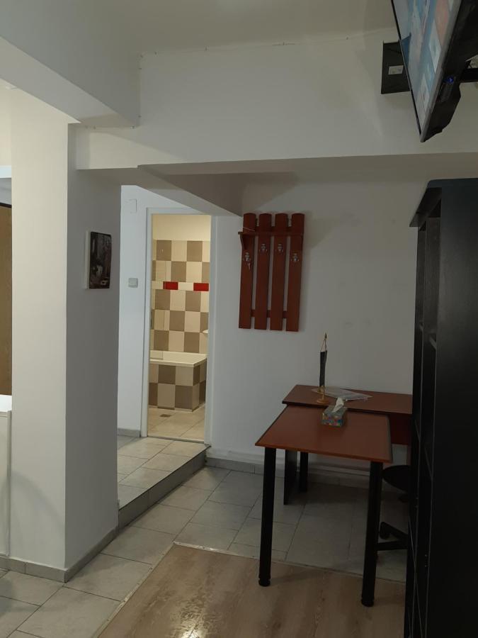 Carol 51 Hostel Βουκουρέστι Εξωτερικό φωτογραφία