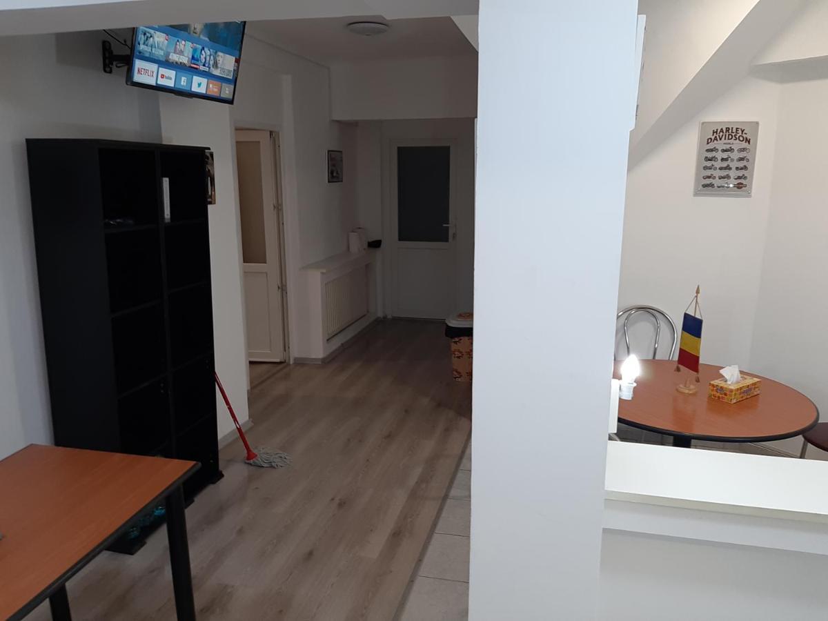 Carol 51 Hostel Βουκουρέστι Εξωτερικό φωτογραφία