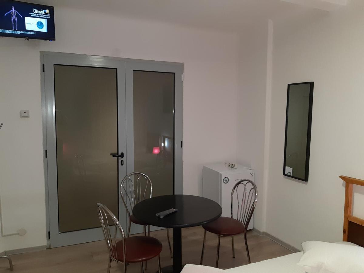 Carol 51 Hostel Βουκουρέστι Εξωτερικό φωτογραφία