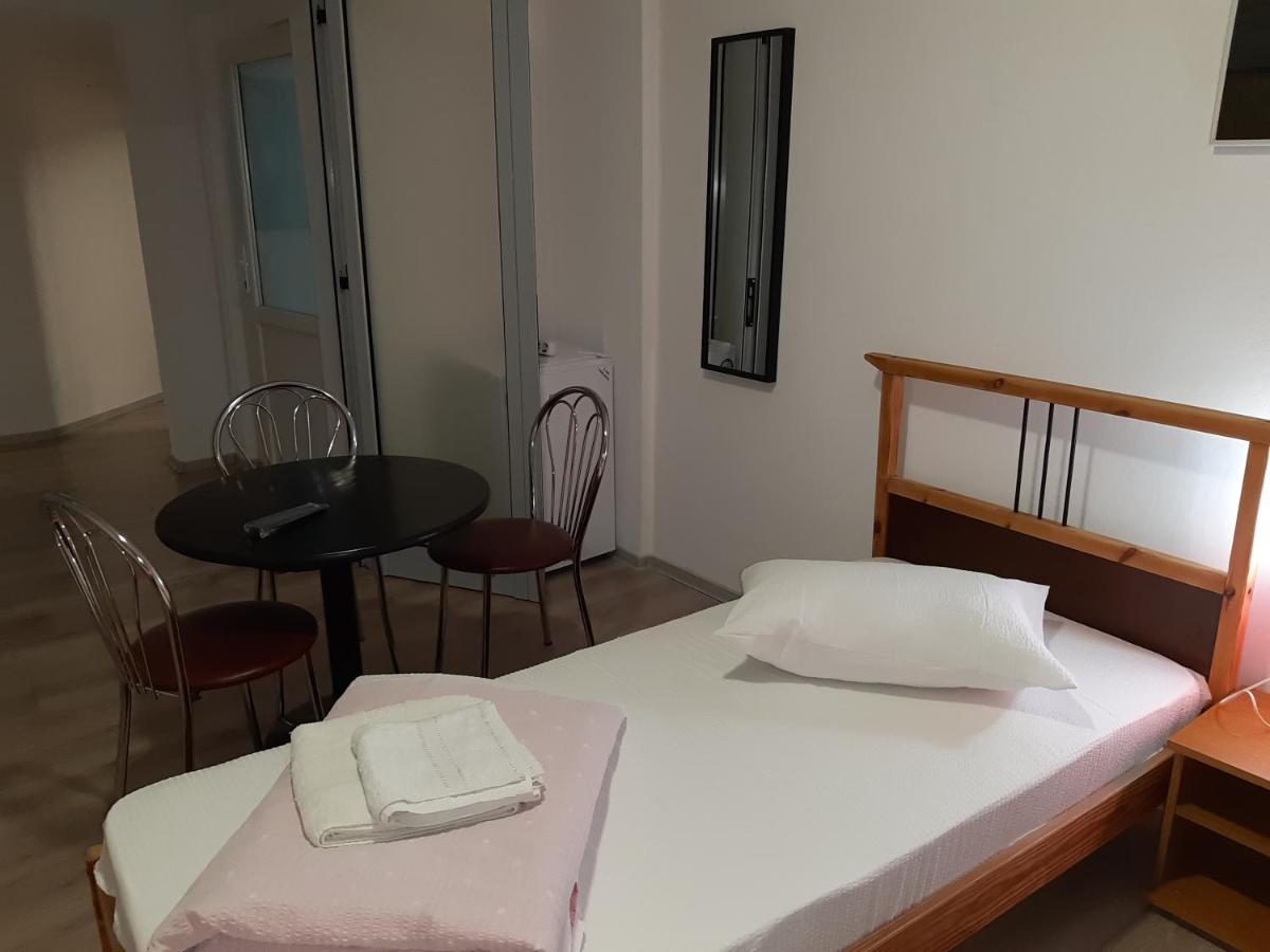 Carol 51 Hostel Βουκουρέστι Εξωτερικό φωτογραφία