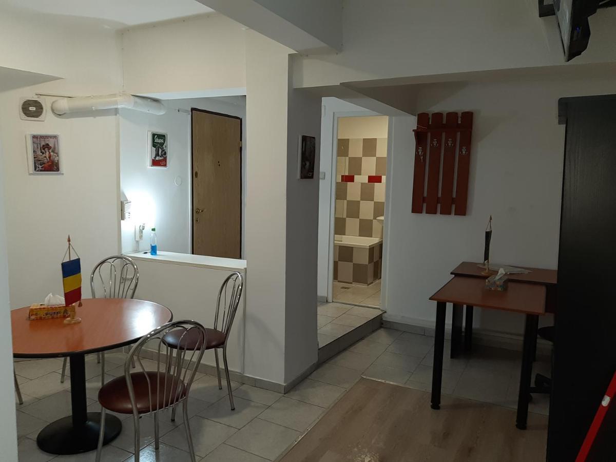 Carol 51 Hostel Βουκουρέστι Εξωτερικό φωτογραφία