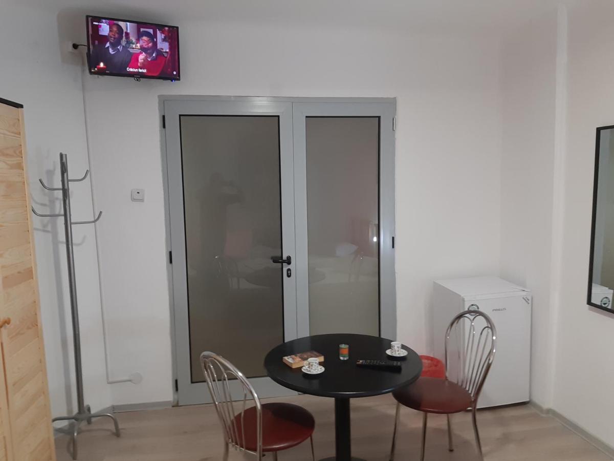Carol 51 Hostel Βουκουρέστι Εξωτερικό φωτογραφία