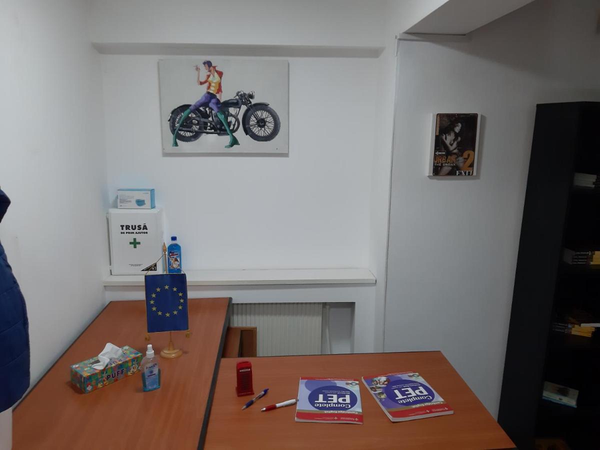 Carol 51 Hostel Βουκουρέστι Εξωτερικό φωτογραφία