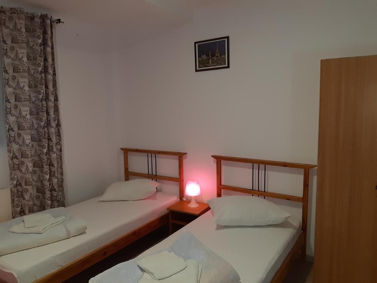 Carol 51 Hostel Βουκουρέστι Εξωτερικό φωτογραφία