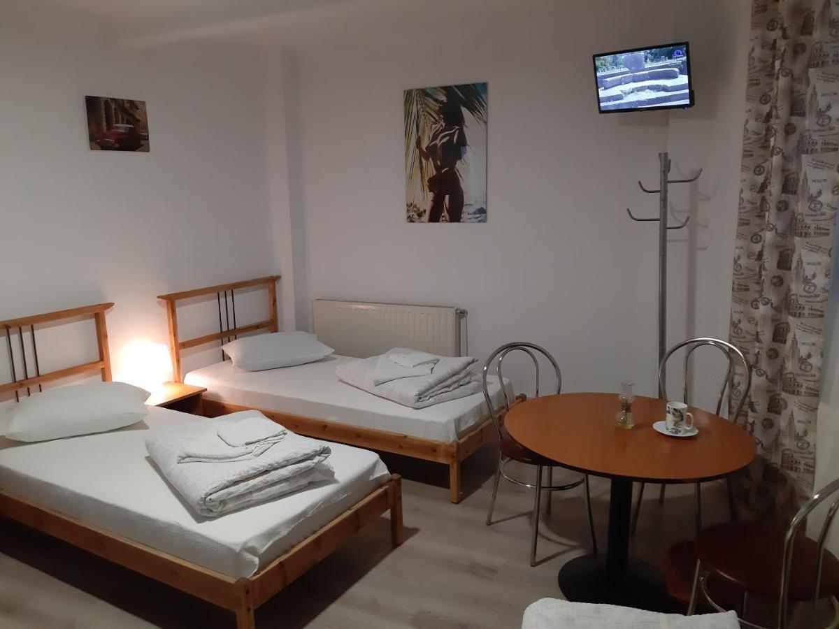 Carol 51 Hostel Βουκουρέστι Εξωτερικό φωτογραφία