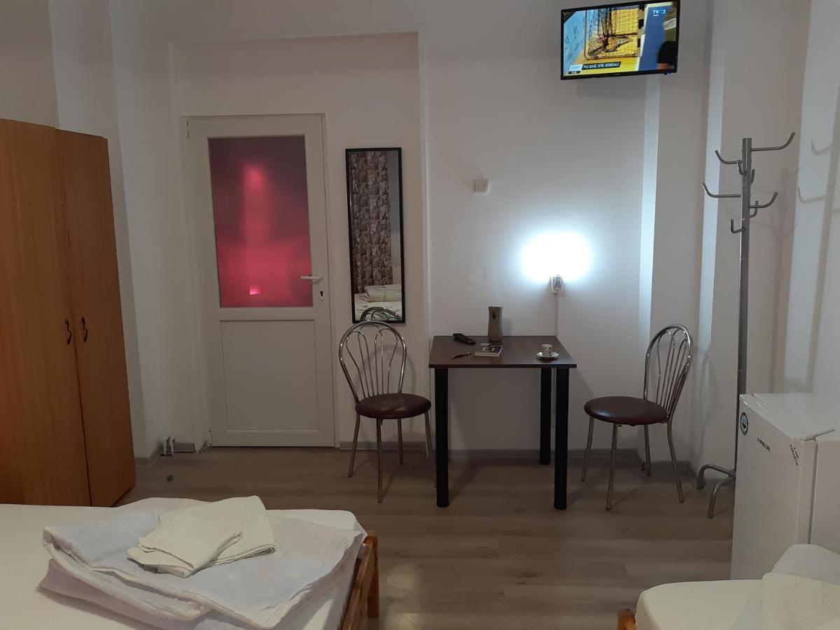 Carol 51 Hostel Βουκουρέστι Εξωτερικό φωτογραφία